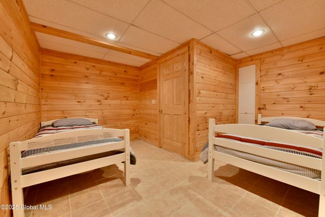 1370 Bedrm Basement | Image 42