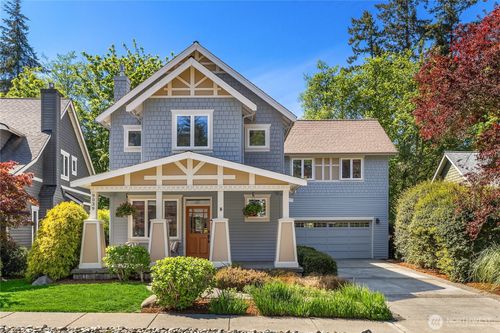 9039 North Town Drive Ne, Bainbridge Island, WA, 98110 | Card Image