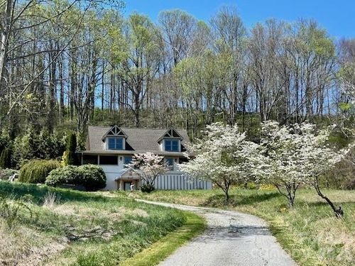 330 Potts Dr, Waynesville, NC, 28785-6100 | Card Image