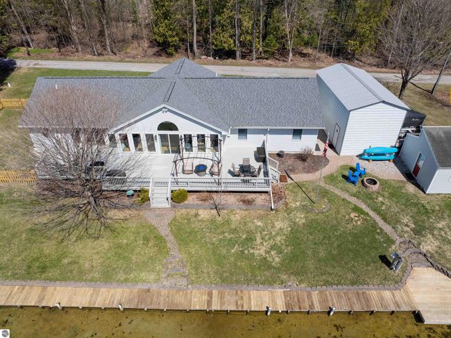 6001 N Silver Pines Dr, House other with 3 bedrooms, 2 bathrooms and null parking in Bellaire MI | Image 6