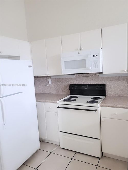 unit-203-2551 Se 16th Ter, Homestead, FL, 33035-2477 | Card Image