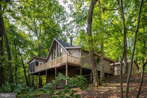 126 Winter Camp Trl, HEDGESVILLE, WV, 25427-5357 | Card Image