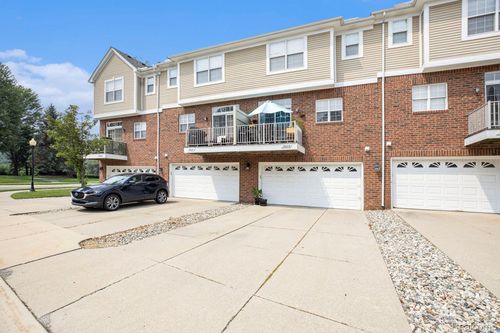 5975 Windemere Ln, Shelby Twp, MI, 48316-5376 | Card Image