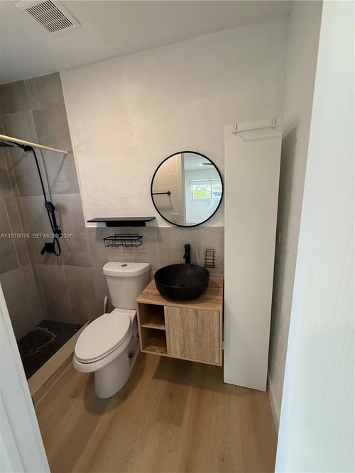 2-2421 Sw 26th Ter, Miami, FL, 33133 | Card Image