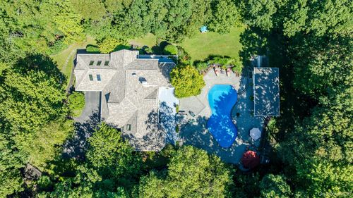 140 Woods Dr, Wading River, NY, 11792-3105 | Card Image