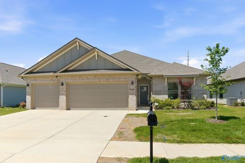 12402 Whitcomb Cir, Athens, AL, 35613-1223 | Card Image