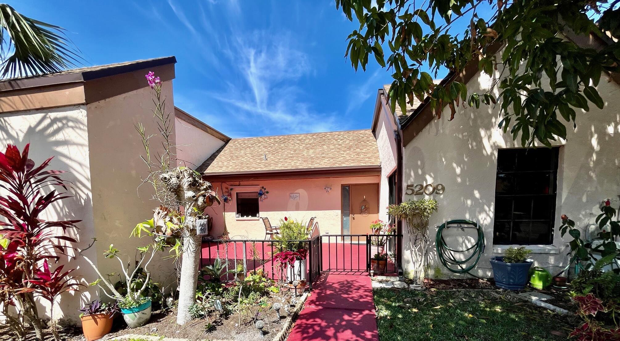 Tarregon Ln, Palm Beach Gardens, FL 33418