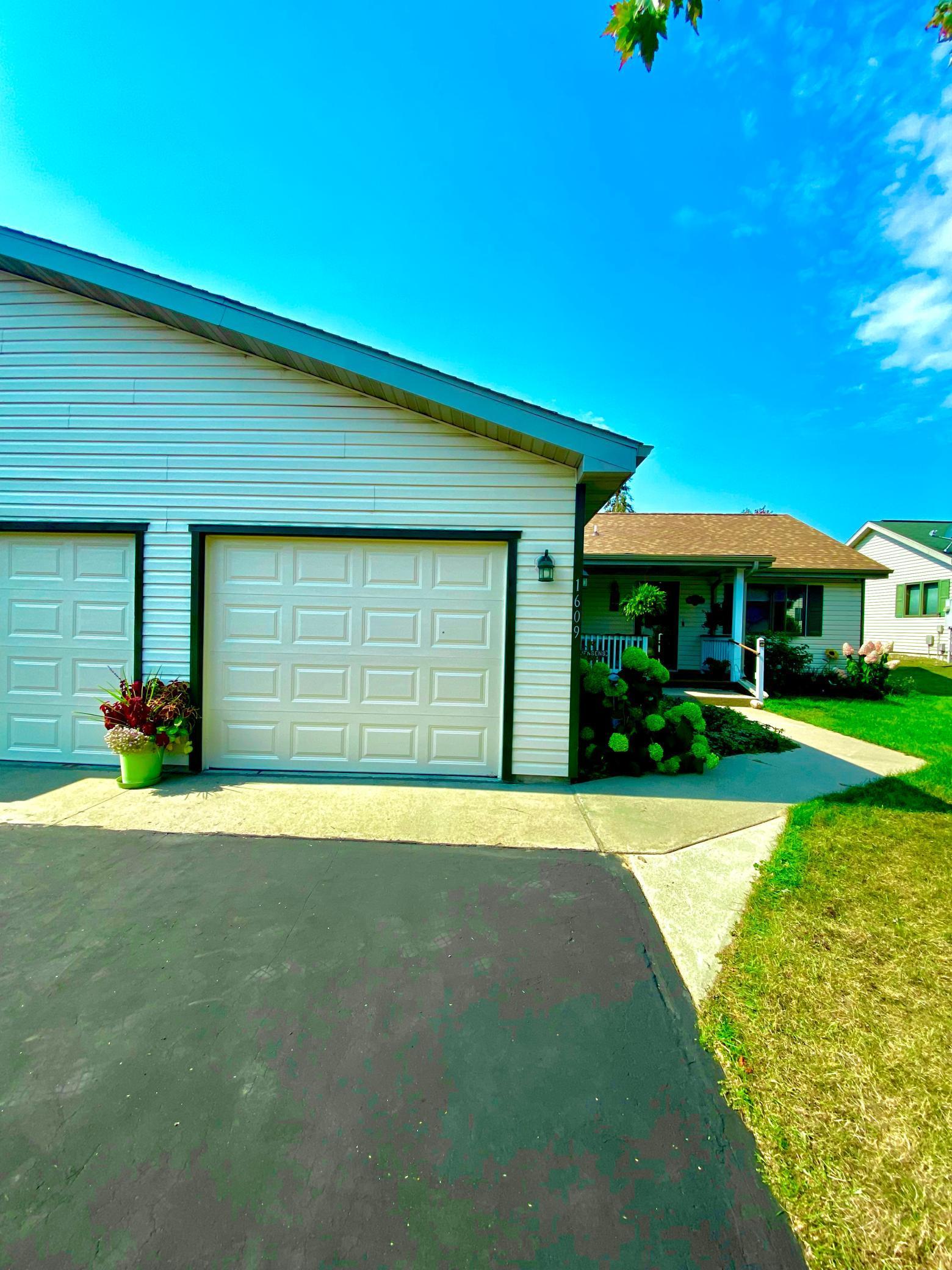 3rd Ave, Grand Rapids, MN 55744