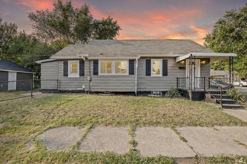 633 S 26th St, South Bend, IN, 46615-2203 | Card Image
