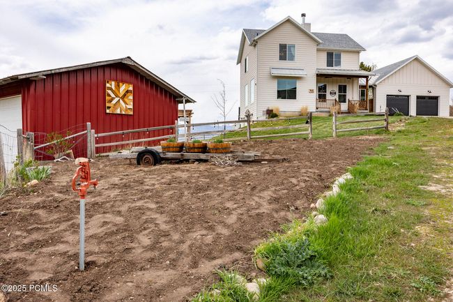 4611 S Cove Ln, Home with 3 bedrooms, 3 bathrooms and null parking in Daniel UT | Image 5