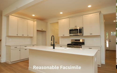 33A Griffin Rd, Hudson, NH, 03051-3106 | Card Image