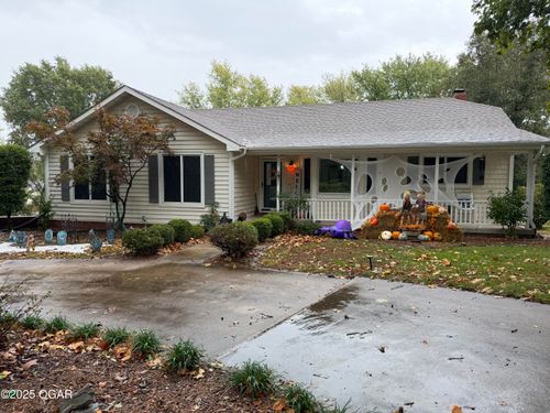 717 Colonial Dr, Webb City, MO, 64870-1076 | Card Image