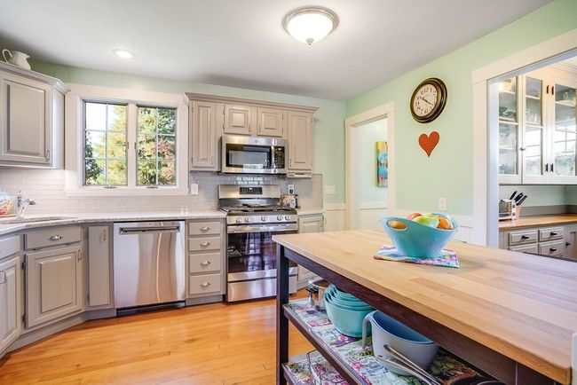 22 Elm St, House other with 3 bedrooms, 1 bathrooms and 5 parking in Woburn MA | Image 10