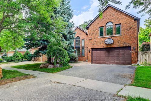 5 Ashdown Cres, Richmond Hill, ON, L4B1Z8 | Card Image
