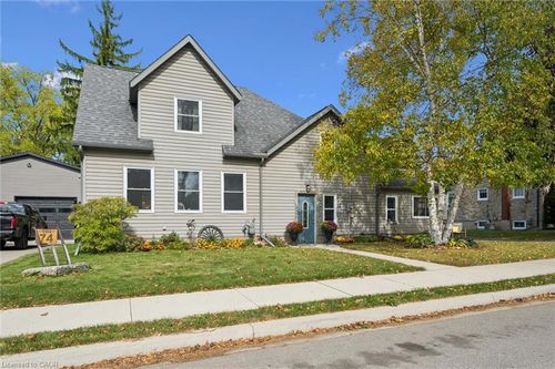 74 Selkirk St, Cambridge, ON, N1S1Z4 | Card Image