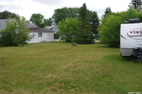 306 &amp; 308 3rd Ave N, Naicam, SK, S0K2Z0 | Card Image