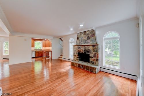 10 Toye St, Randolph, NJ, 07869-1025 | Card Image
