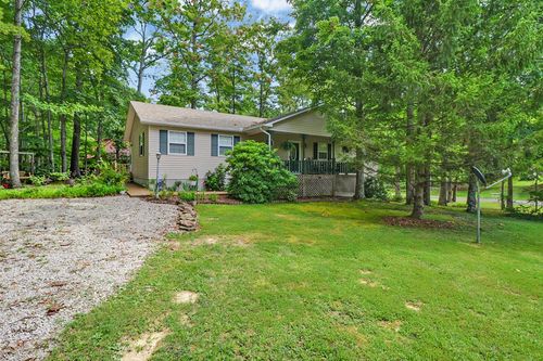 1300 Perimeter Dr, Jamestown, TN, 38556-6126 | Card Image