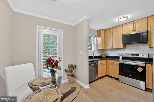 d-4626 28th Rd S, ARLINGTON, VA, 22206-1128 | Card Image