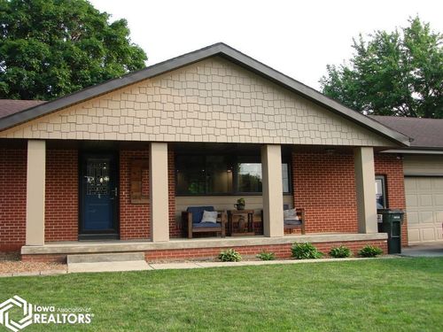 104 E Depot St, New Sharon, IA, 50207-9491 | Card Image