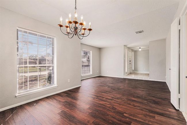 5514 Long Creek Ln, House other with 3 bedrooms, 2 bathrooms and 2 parking in Houston TX | Image 4