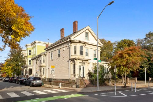 329 Broadway, Cambridge, MA, 02139-1800 | Card Image