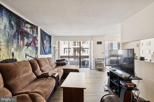apt-703-1326 Spruce St, PHILADELPHIA, PA, 19107-5828 | Card Image
