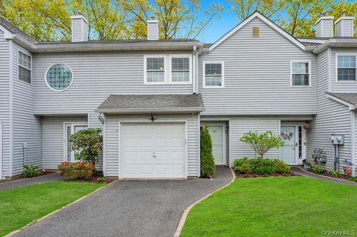 207 Sara Cir, Port Jefferson Station, NY, 11776-2738 | Card Image