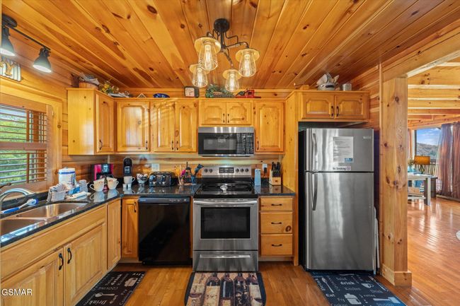 2022 Starr Crest Dr, House other with 2 bedrooms, 2 bathrooms and null parking in Sevierville TN | Image 7