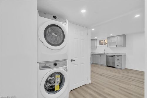 2-12 Belton Dr, Kitchener, ON, N2M2B8 | Card Image