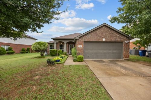 2732 Cowboy Trl, Little Elm, TX, 75068-5947 | Card Image