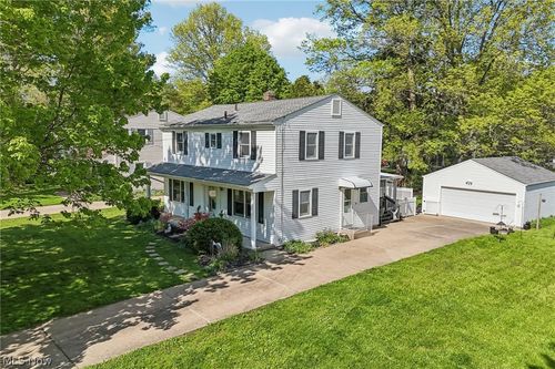 437 Stratford Rd, Fairlawn, OH, 44333-3831 | Card Image
