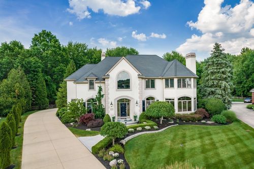 5615 Wild Pine Dr, Westerville, OH, 43082-8689 | Card Image