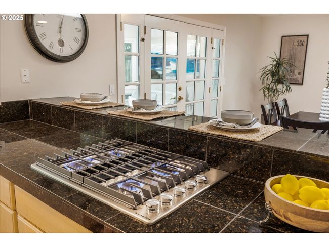 764 10 Th St, House other with 3 bedrooms, 3 bathrooms and 2 parking in Lake Oswego OR | Image 19