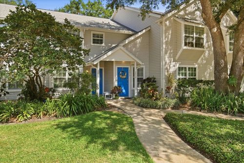 3213 Valley Oaks Dr, Tampa, FL, 33618-5203 | Card Image