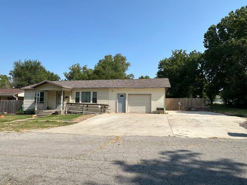 111 W Lee St, Aurora, MO, 65605-1155 | Card Image