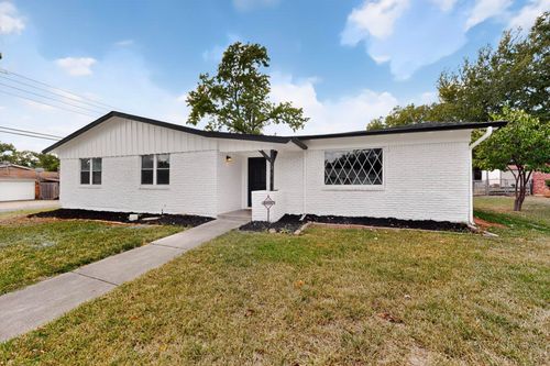 1974 Shelman Trl, Fort Worth, TX, 76112-5243 | Card Image