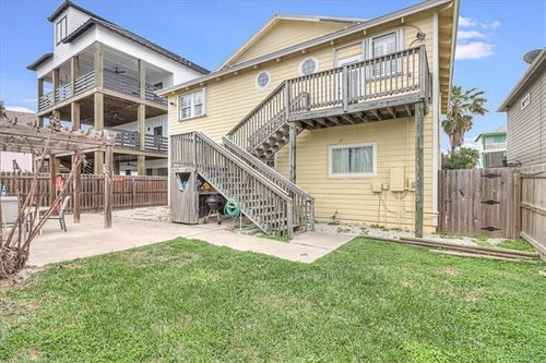 912 S 11th St, Port Aransas, TX, 78373-5348 | Card Image