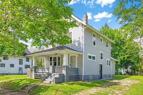 1390 Curtis St, Akron, OH, 44301-1758 | Card Image