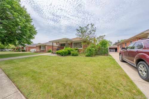 4442 Mckinley St, Dearborn Heights, MI, 48125-2509 | Card Image