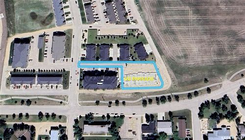 830 5th St Ne, Weyburn, SK, S4H2V2 | Card Image