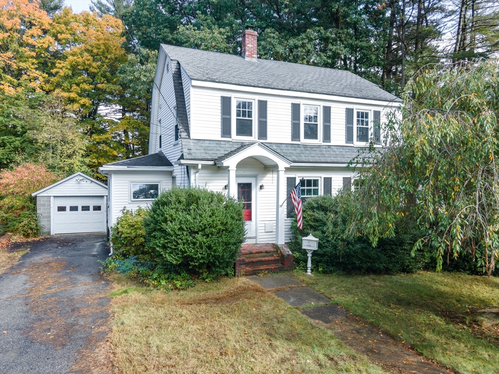 Talbot Ter, Uxbridge, MA 01569
