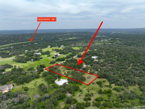 318 Crooked Oak Dr, Spring Branch, TX, 78070-4920 | Card Image