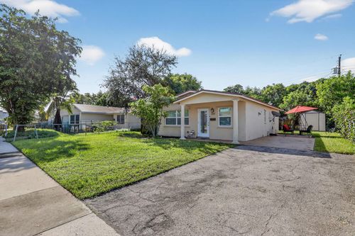 560 Nw 21st Ct, Pompano Beach, FL, 33060-4820 | Card Image