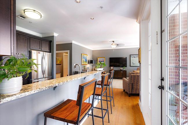 APT-201 - 3520 Central Ave, Condo with 2 bedrooms, 3 bathrooms and null parking in Memphis TN | Image 11