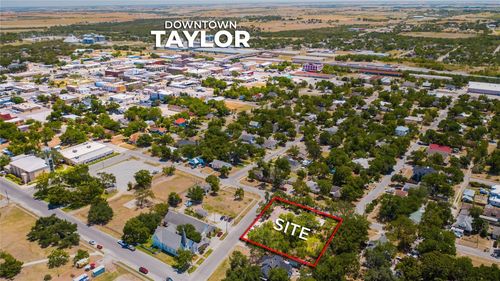 500 W 6th St, Taylor, TX, 76574-2751 | Card Image
