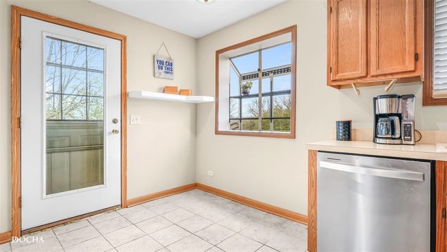 APT-302 - 457 Valley Dr, Condo with 2 bedrooms, 2 bathrooms and 2 parking in Naperville IL | Image 12