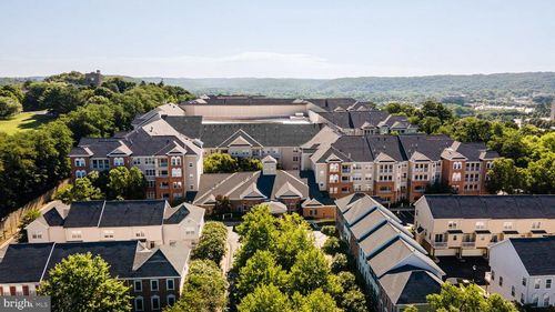 215i-400 Symphony Cir, COCKEYSVILLE, MD, 21030-2034 | Card Image