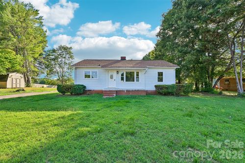 94 Galaxie Dr, Taylorsville, NC, 28681-3060 | Card Image