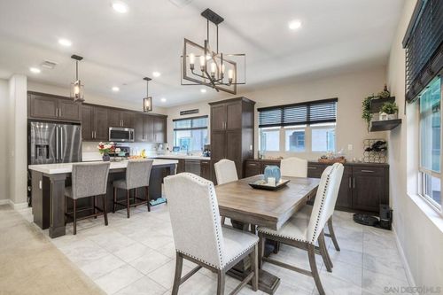 5-1577 Castillo Way, Vista, CA, 92081-2525 | Card Image